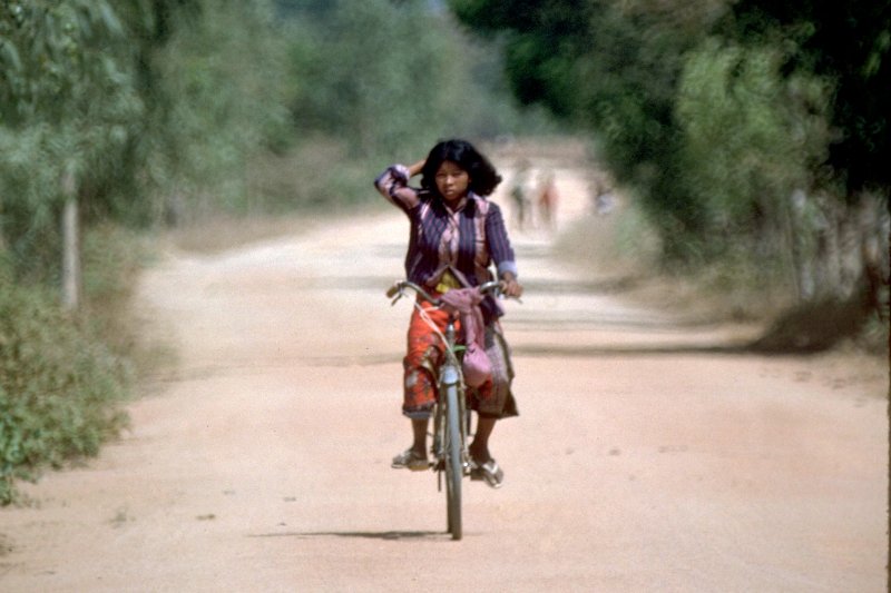 cambodia-choeung-ek-road
