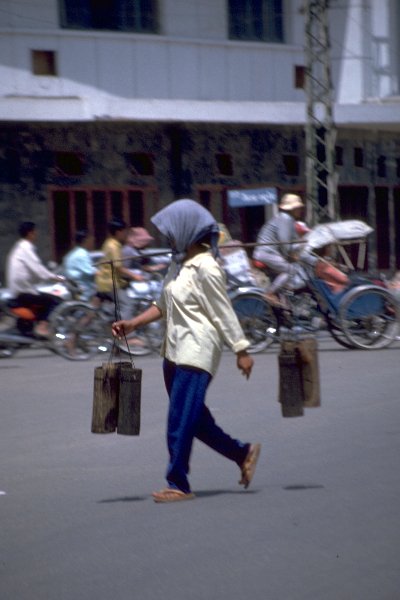cambodia-phnom-penh-street-scene