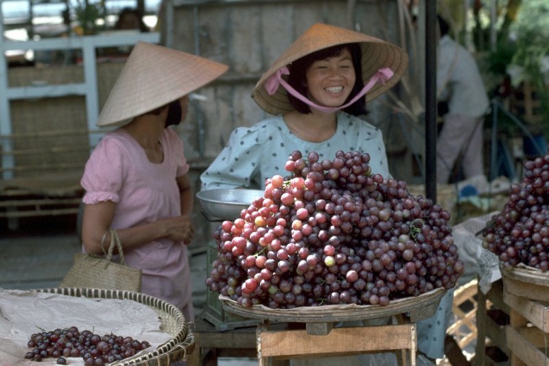 laos-market-scene-3
