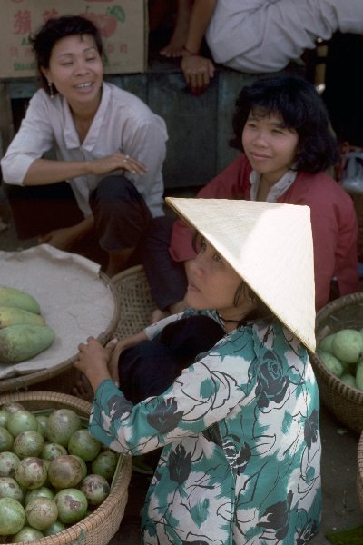 vietnam-saigon-market-1