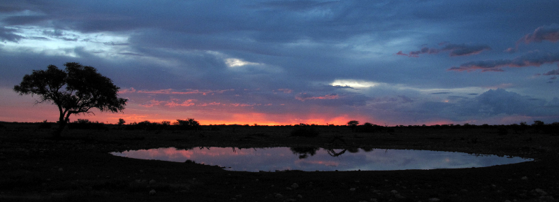 okuajuejo-waterhole-sunset